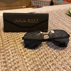 Diff Jessie James Decker Collection Black Aviators